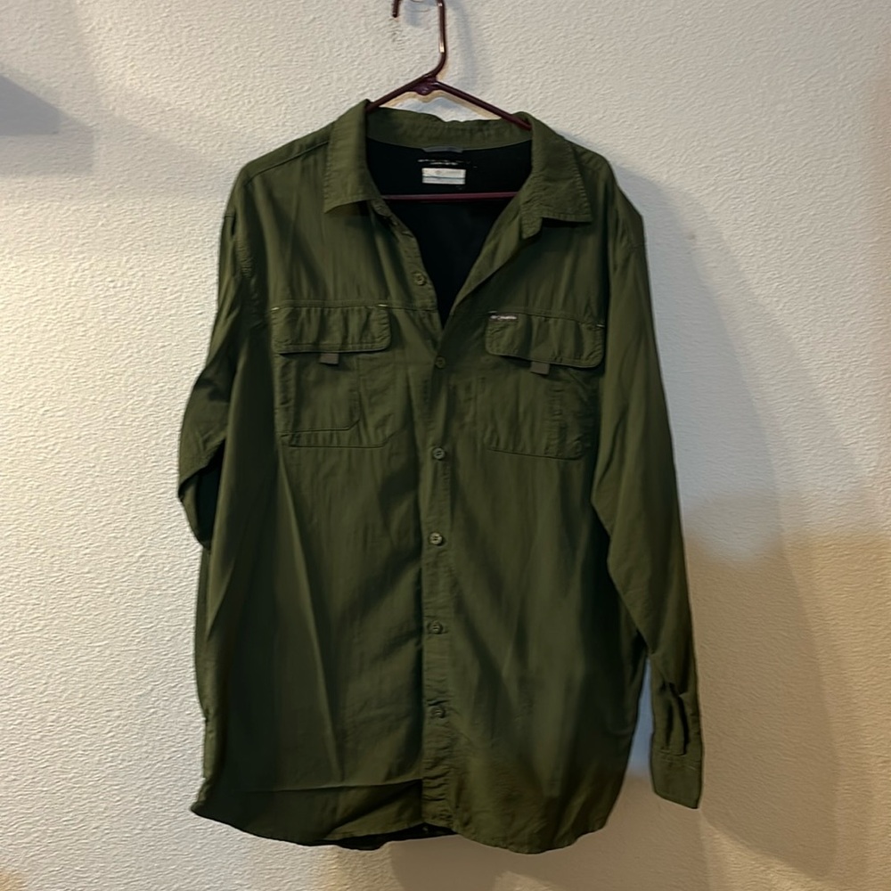 Columbia button down fishing shirt size XL